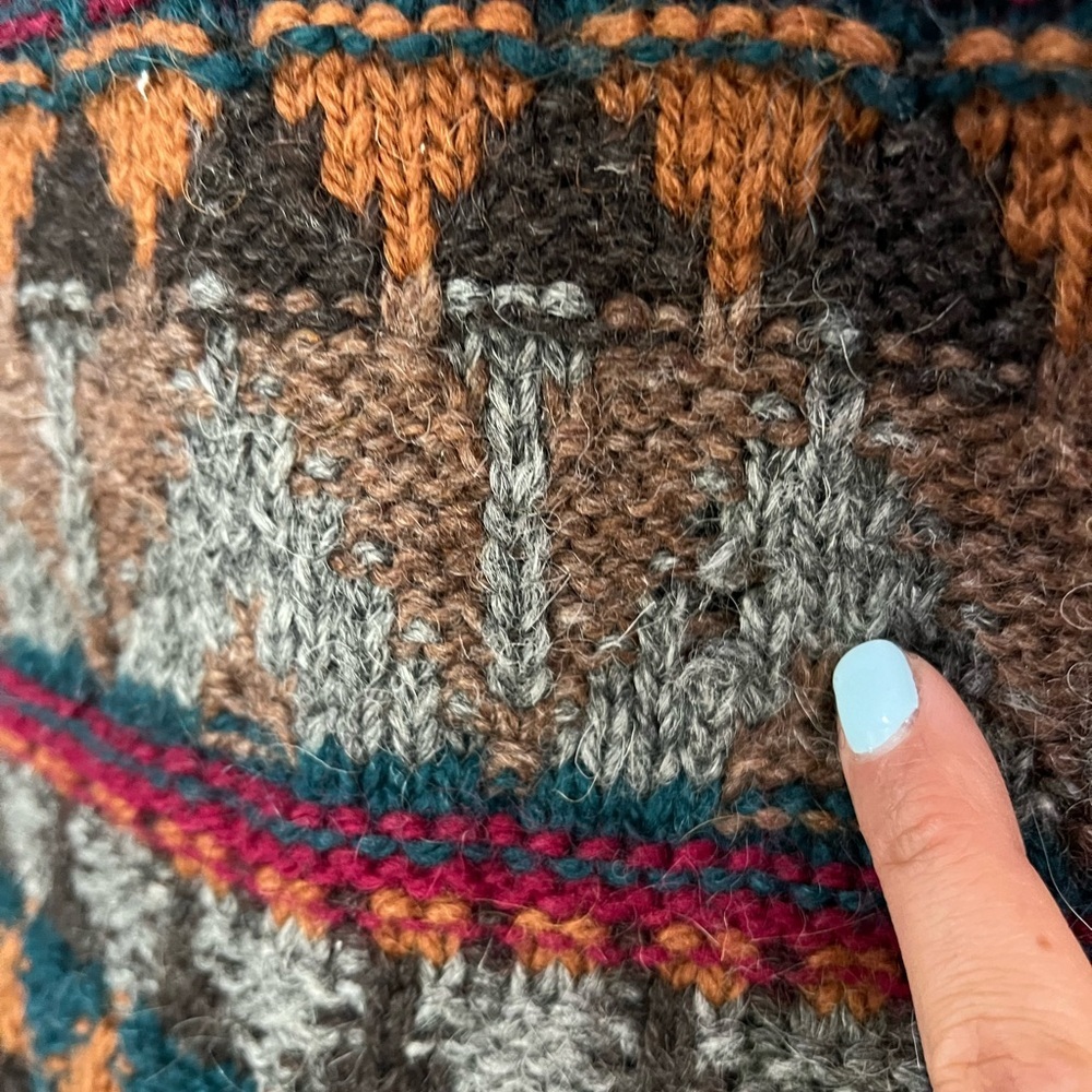 Multicolor Patterned Women's Sweater - Picture 2 of 6